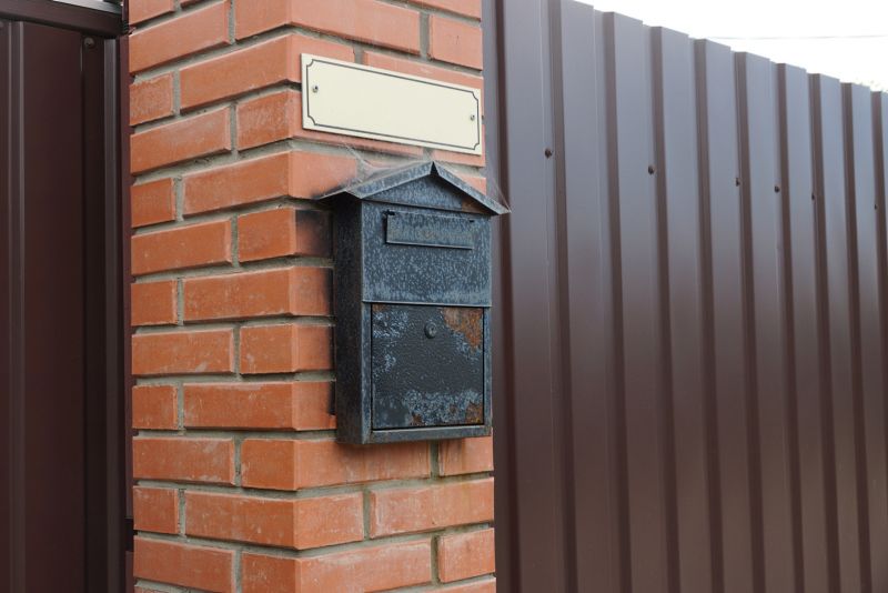 Finished Brick Mailbox